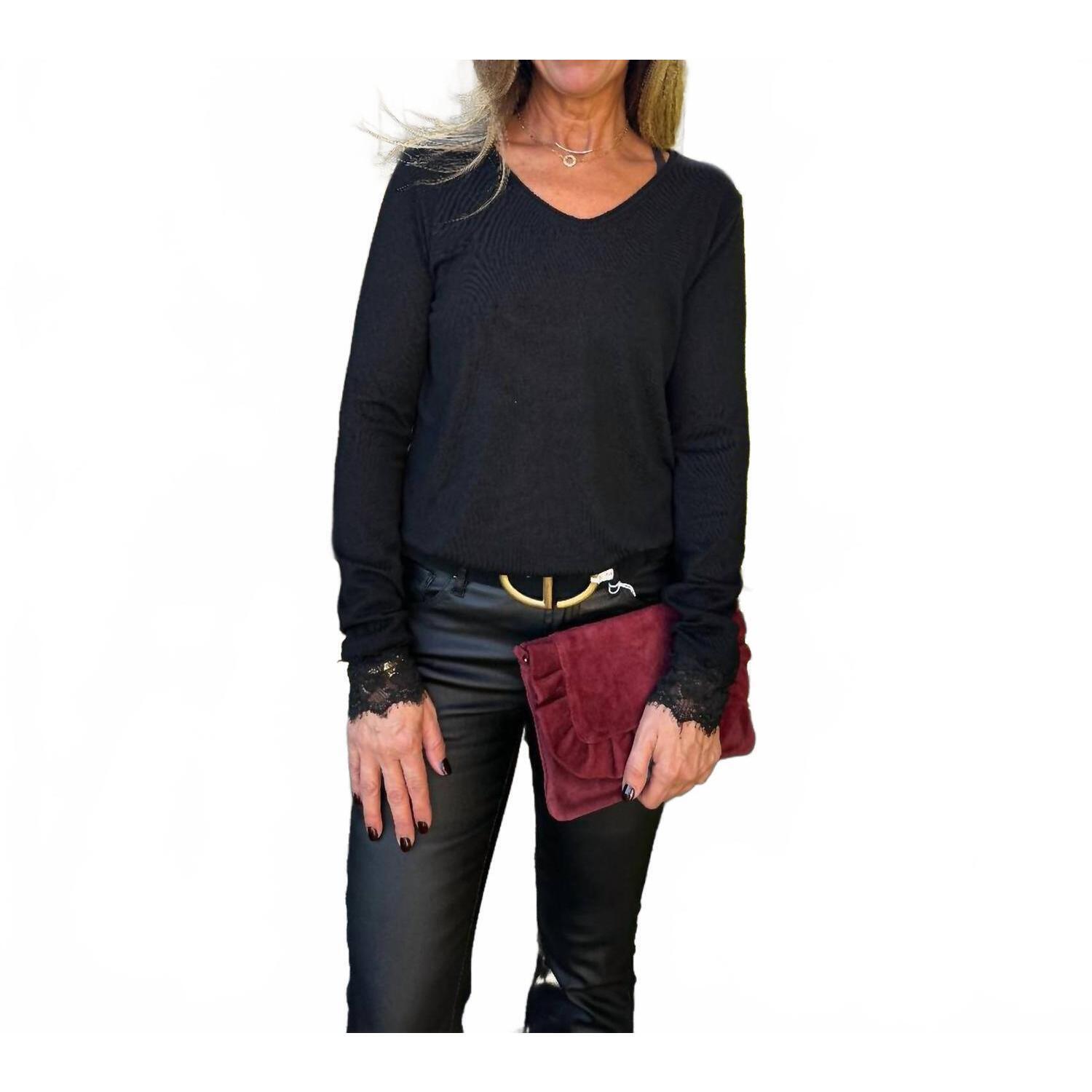 New Femme Fatale Kari Long Sleeve V Neck Tee In Black